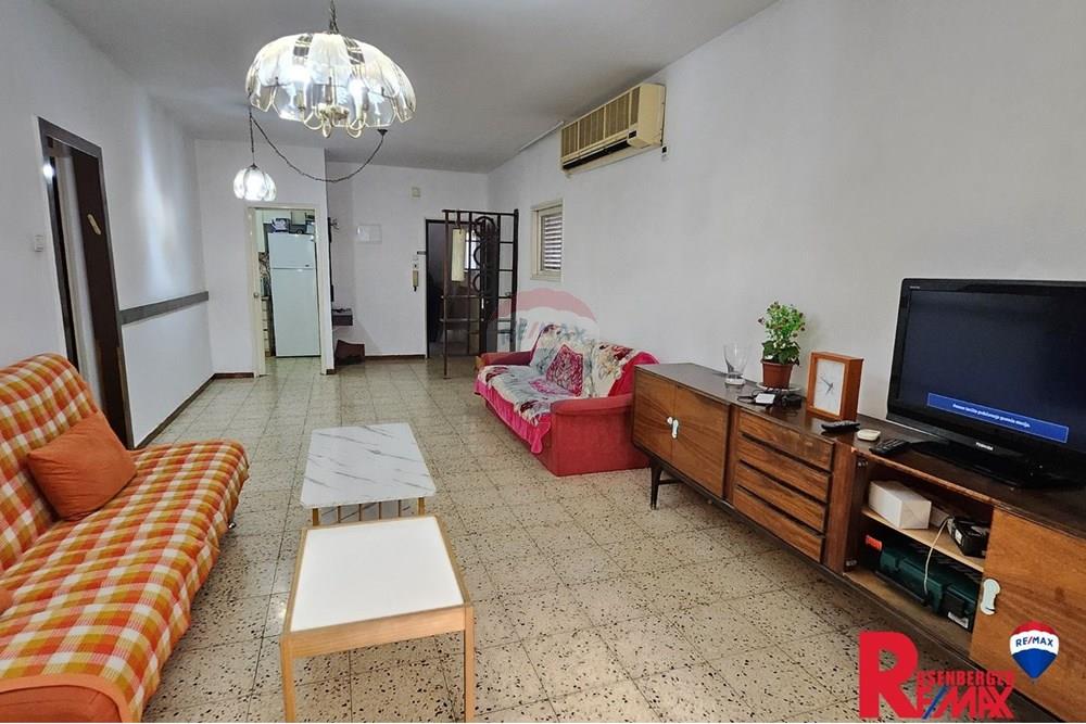 Apartment for Sale in Rishon LeZion - Image 2