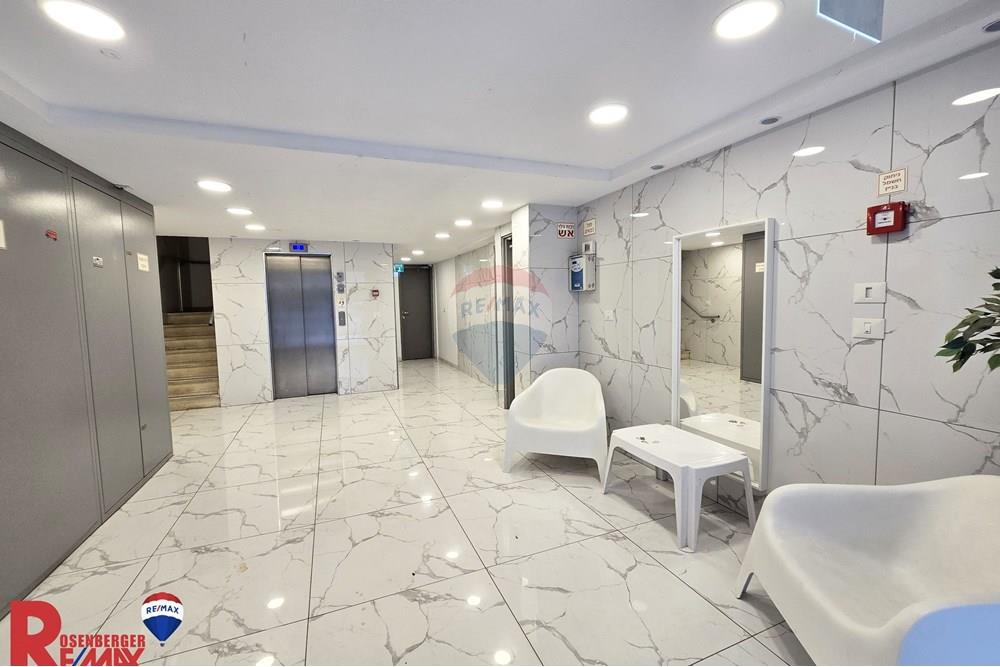 Apartment for Sale in Holon - Image 7