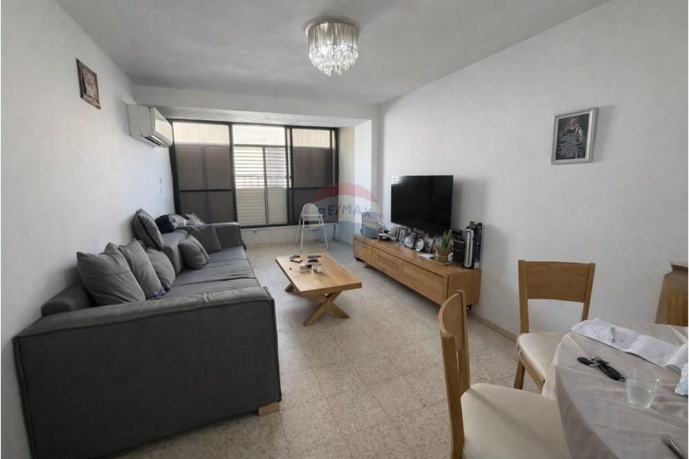 Apartment for Sale in Tel Aviv - Image 1