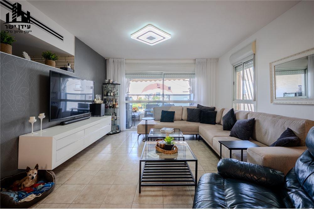Apartment for Sale in Tel Aviv - Image 1