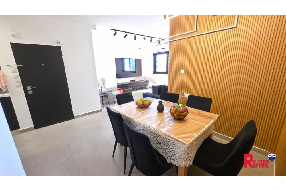 Apartment for Sale in Tel Aviv - Image 2