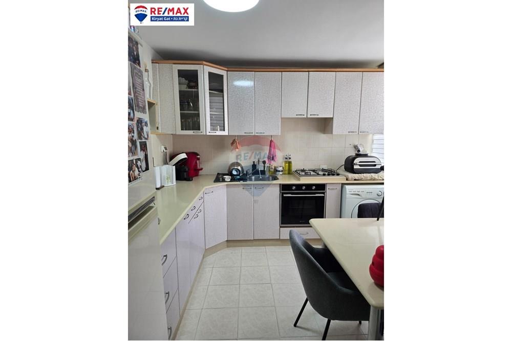 Apartment for Sale in קרית גת - Image 5