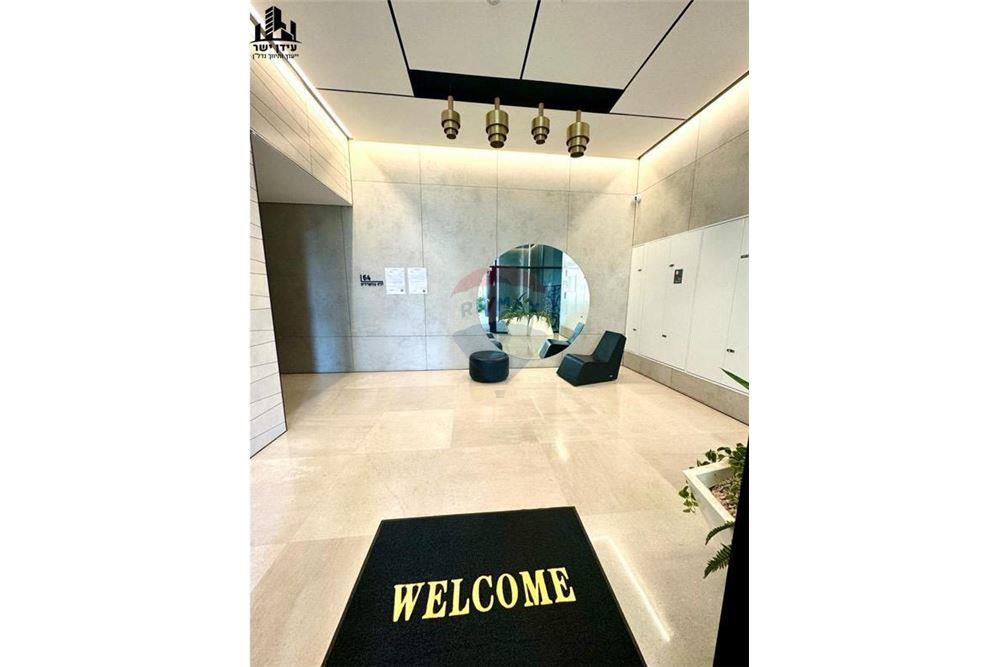 Apartment for Sale in Tel Aviv - Image 2