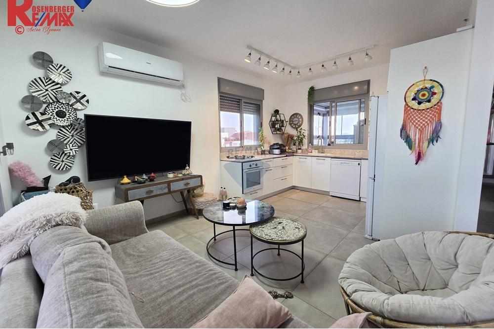 Apartment for Sale in Holon - Image 1