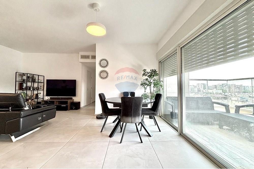 Apartment for Sale in קרית מוצקין - Image 4