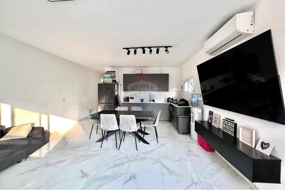 Apartment for Sale in Netanya - Image 2