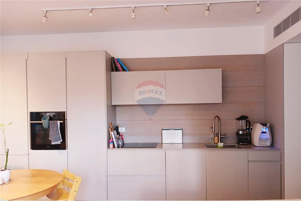 Apartment for Sale in Tel Aviv - Image 2