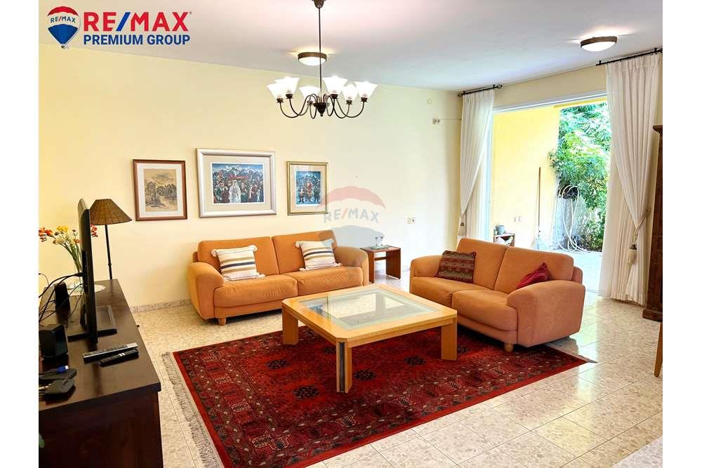 Apartment for Sale in שוהם - Image 2