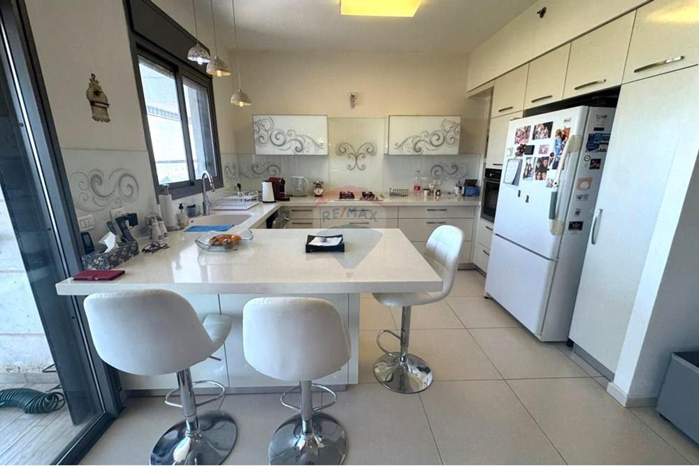 Apartment for Sale in Hod HaSharon - Image 7