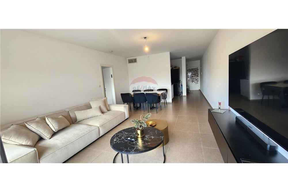 Apartment for Sale in Netanya - Image 2