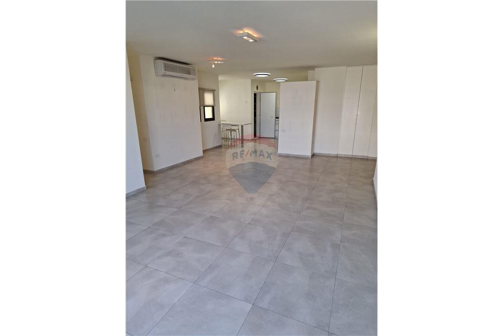 Apartment for Sale in Tel Aviv - Image 1