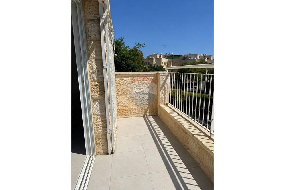 Apartment for Sale in Jerusalem - Image 4