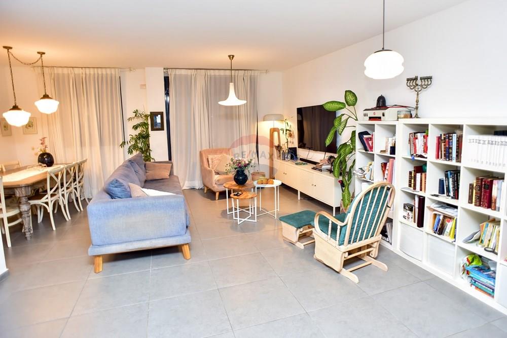 Apartment for Sale in גדרה - Image 5