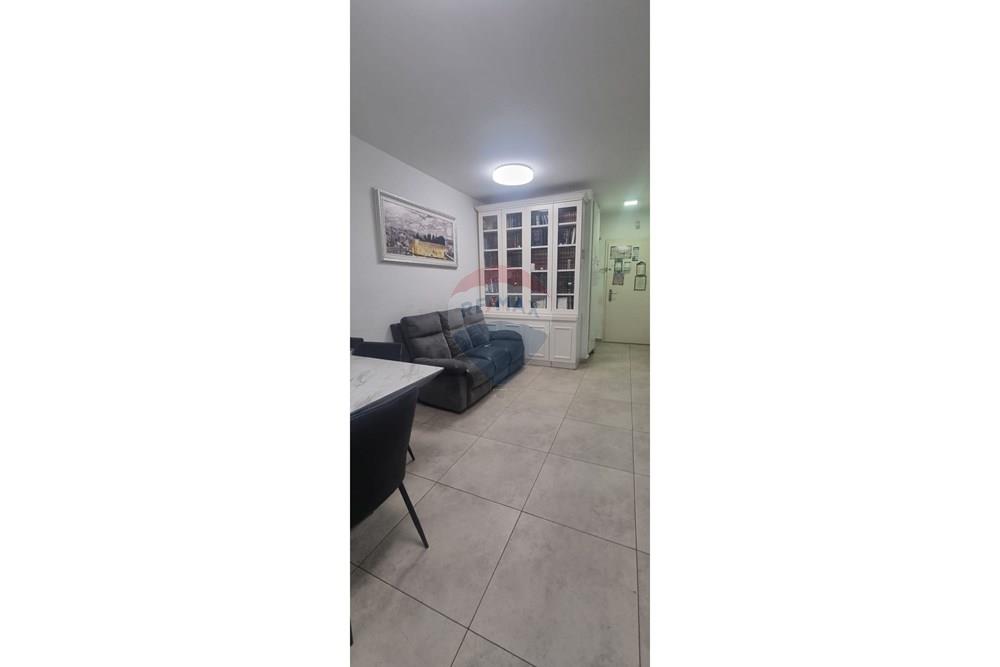 Apartment for Sale in Lod - Image 2