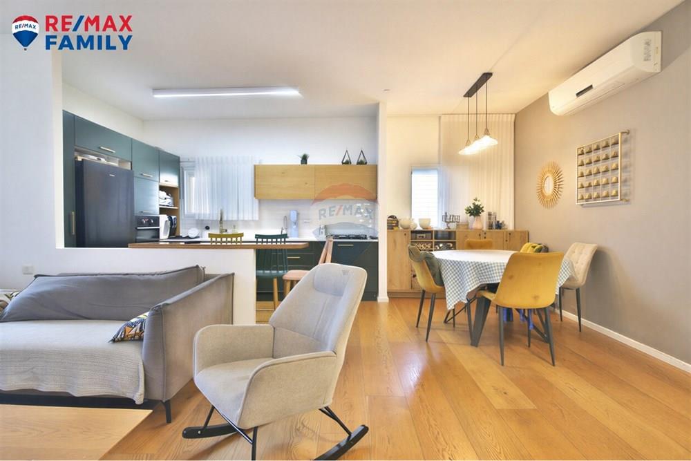 Apartment for Sale in קרית מוצקין - Image 1