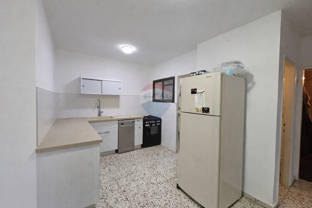 Apartment for Sale in מעלות - Image 3