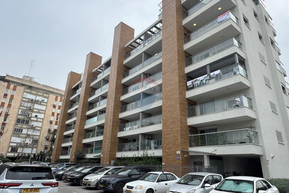 Apartment for Sale in Tel Aviv - Image 7