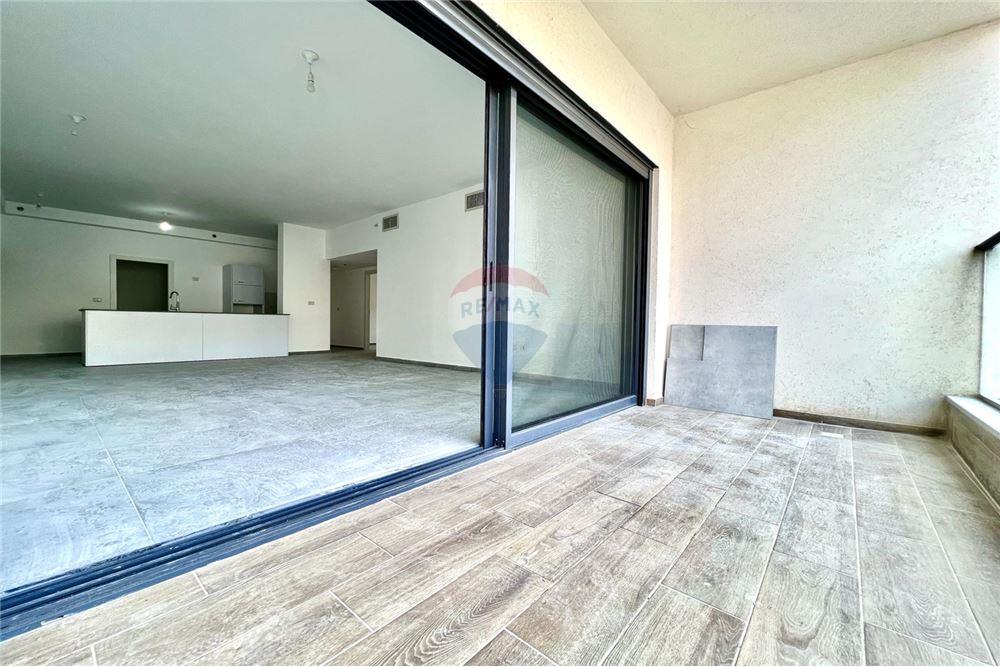Apartment for Sale in Netanya - Image 2
