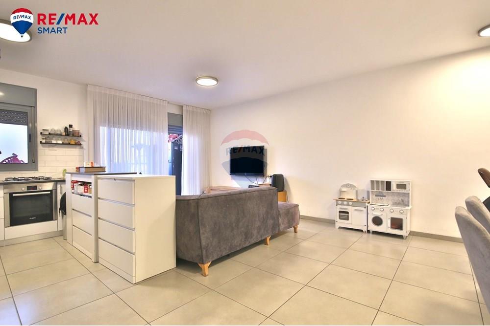 Apartment for Sale in קרית מוצקין - Image 3