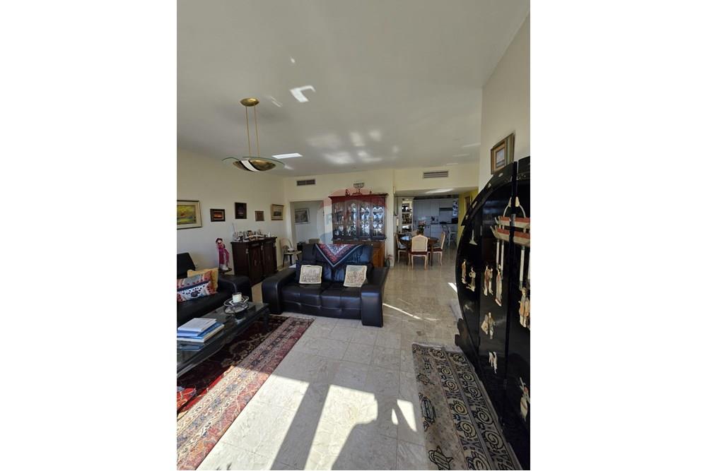 Apartment for Sale in Haifa - Image 4