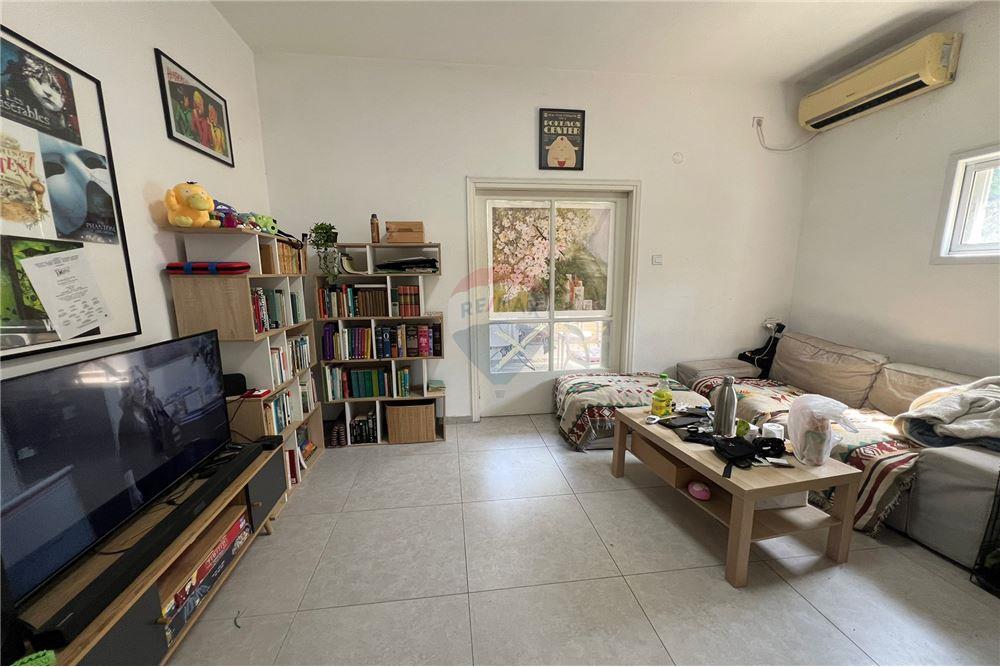 Apartment for Sale in Tel Aviv - Image 2