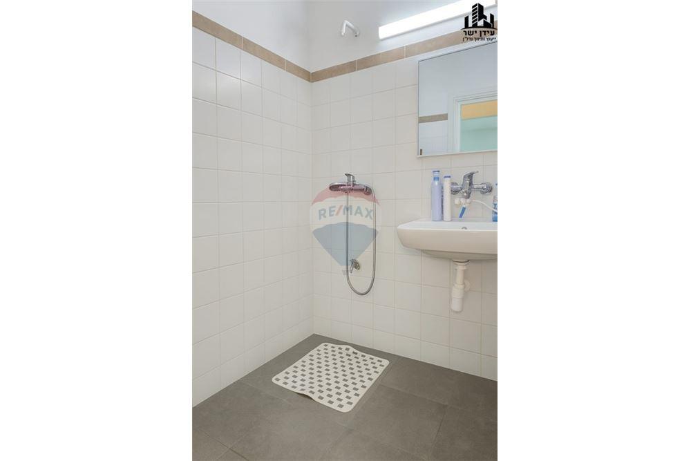 Apartment for Sale in Tel Aviv - Image 7