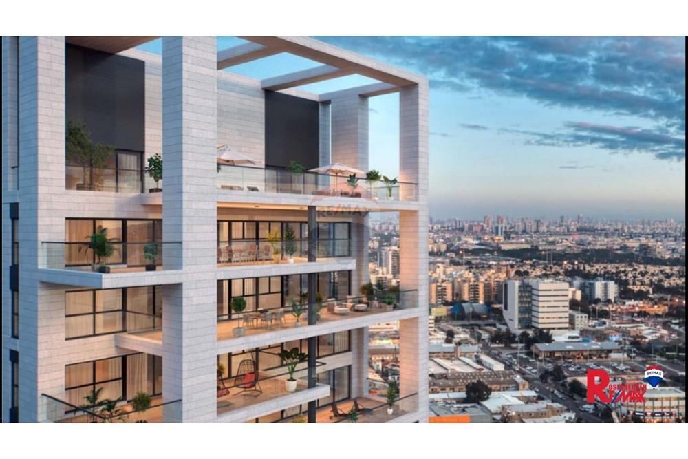 Apartment for Sale in Bat Yam - Image 1