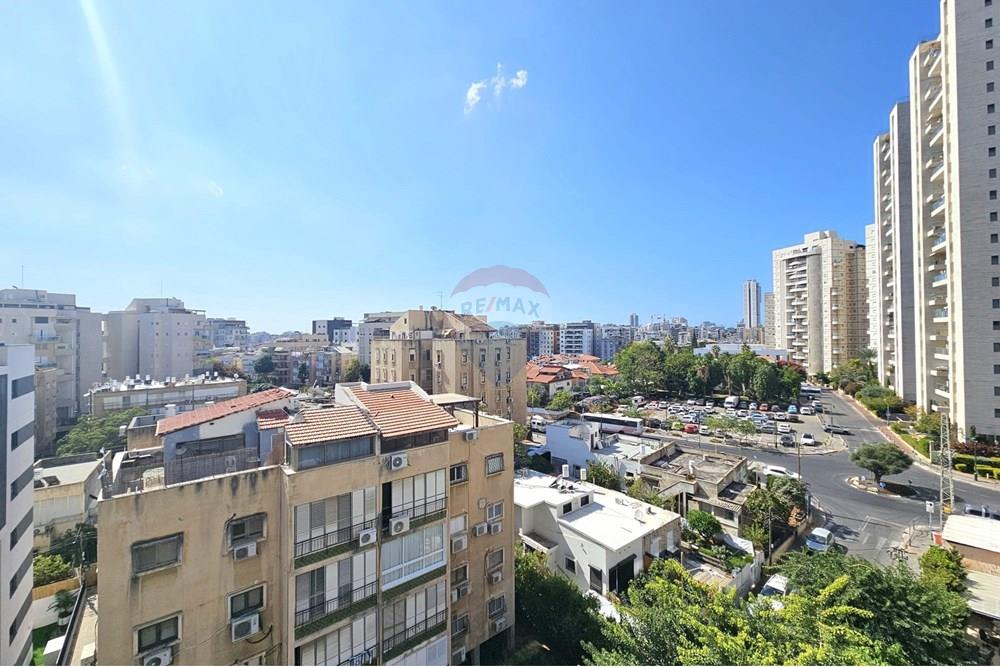 Apartment for Sale in Ramat Gan - Image 3