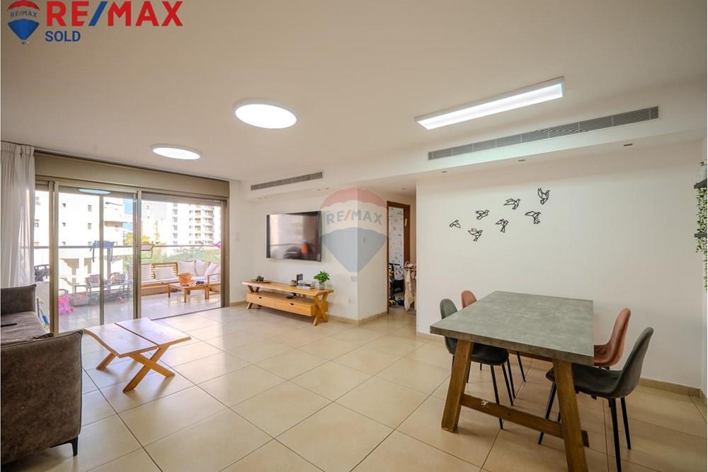 Apartment for Sale in Petah Tikva - Image 4