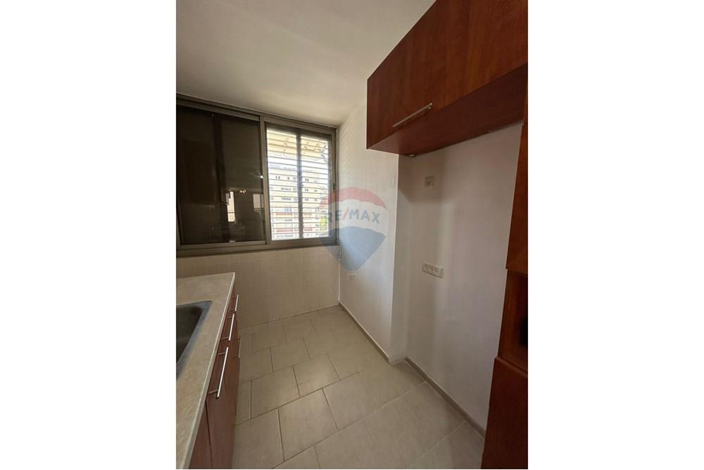 Apartment for Sale in Kiryat Yam - Image 7
