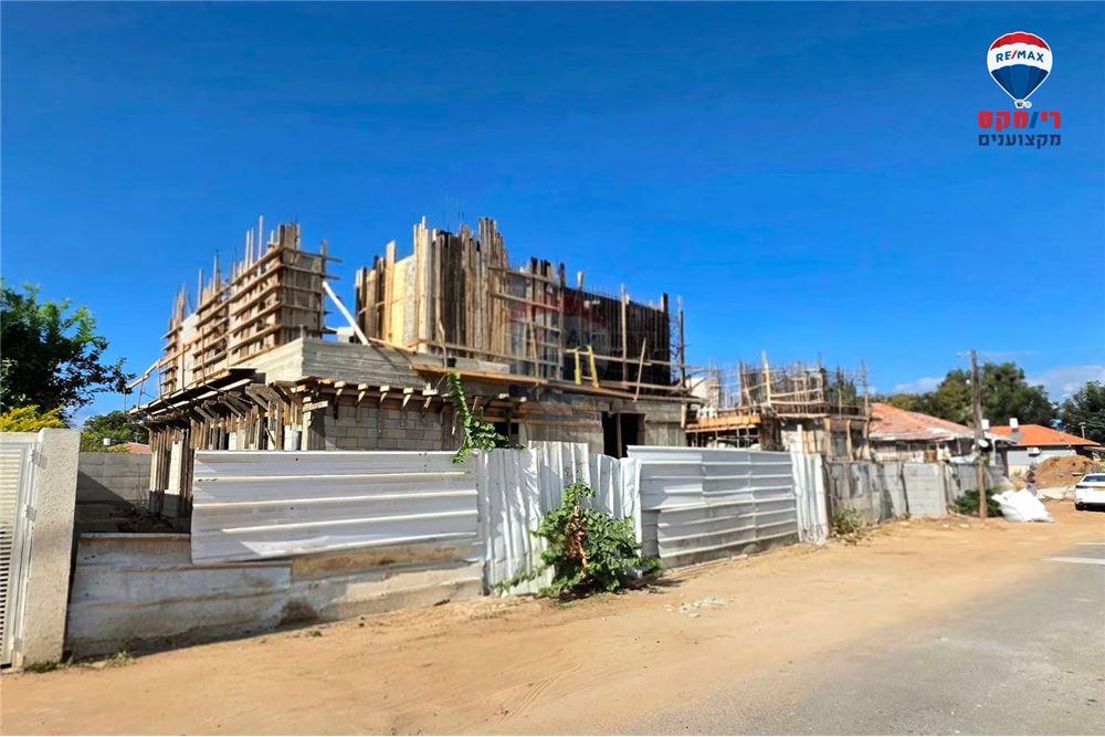 House for Sale in Hadera - Image 2