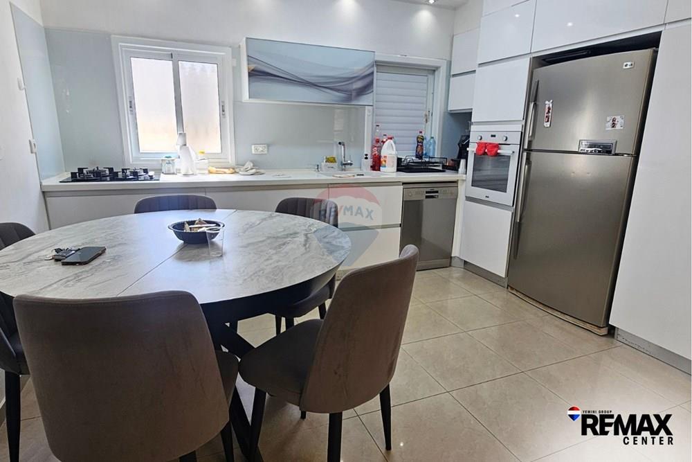 Apartment for Sale in Holon - Image 3