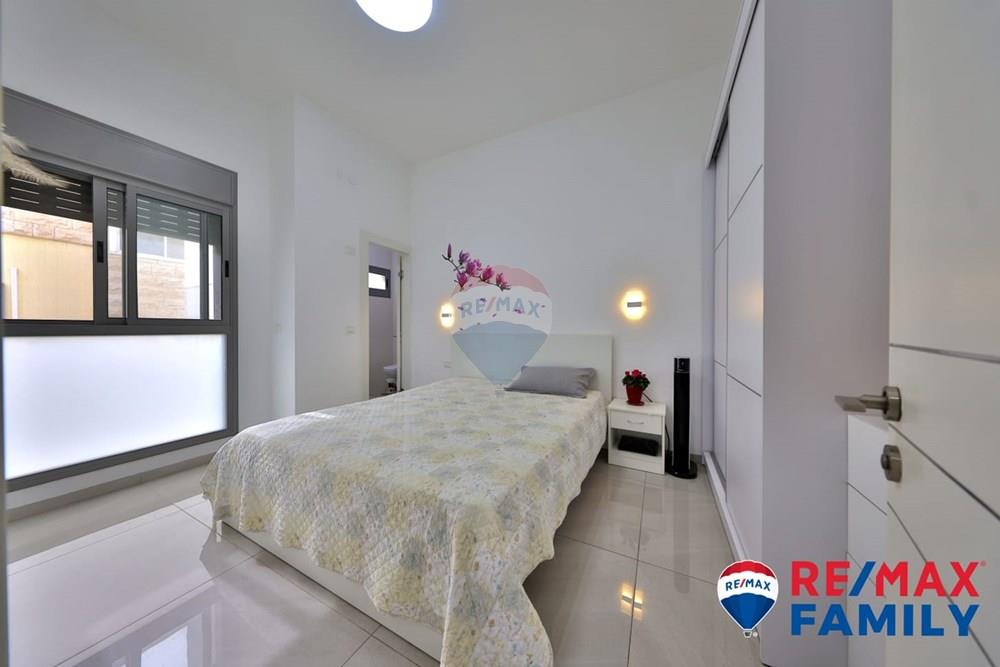Apartment for Sale in Kiryat Yam - Image 4