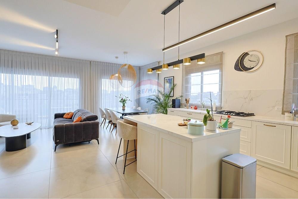 Apartment for Sale in Herzliya - Image 5