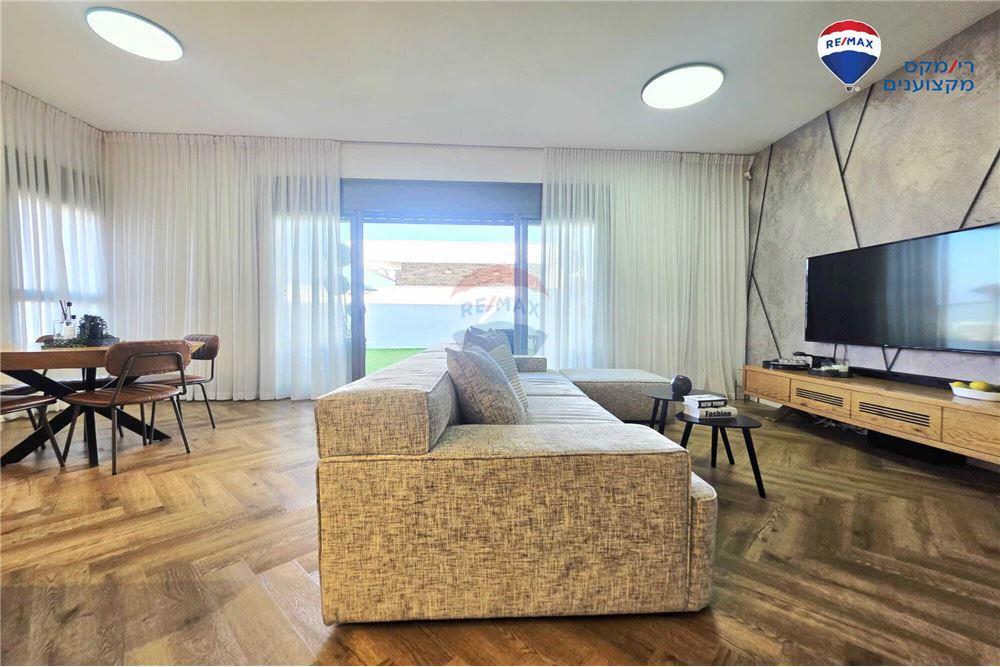 Apartment for Sale in Hadera - Image 4