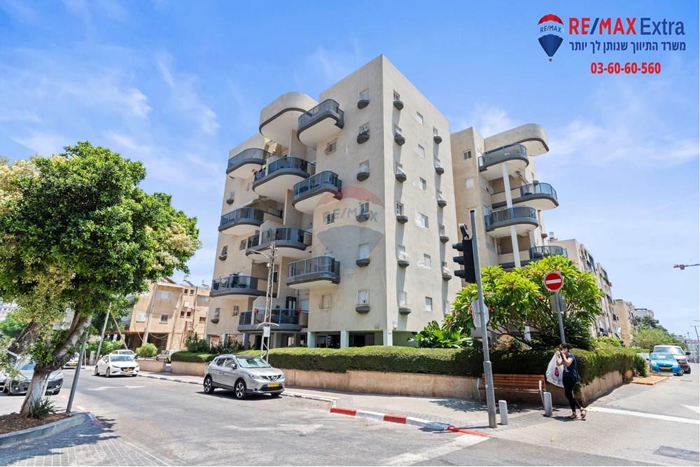 Apartment for Sale in Bat Yam - Image 1