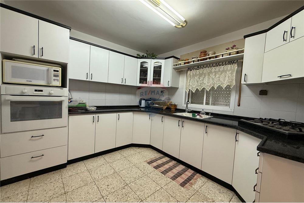 Apartment for Sale in נוף הגליל - Image 5
