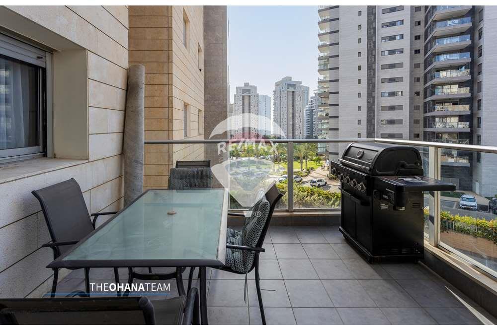 Apartment for Sale in Netanya - Image 2
