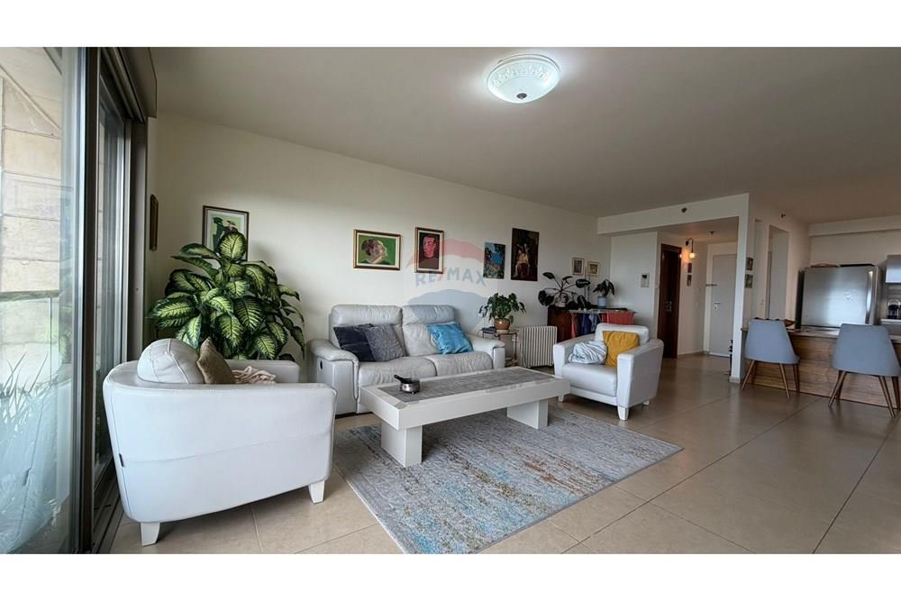 Apartment for Sale in Haifa - Image 3