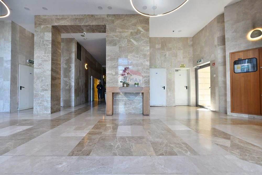 Apartment for Sale in Givat Shmuel - Image 2