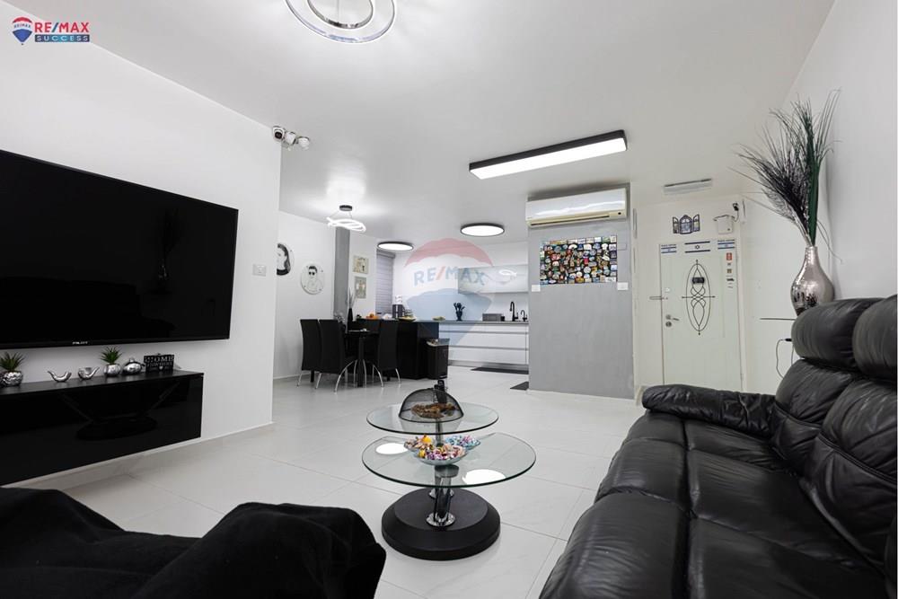 Apartment for Sale in Lod - Image 2