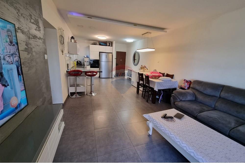 Apartment for Sale in קרית גת - Image 4