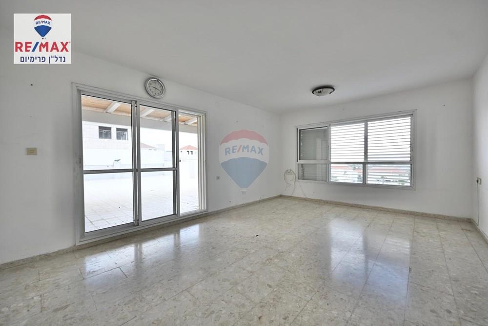 Apartment for Sale in שוהם - Image 4
