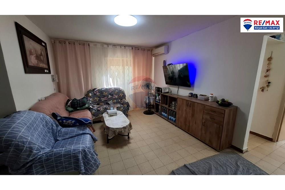 Apartment for Sale in קרית גת - Image 4