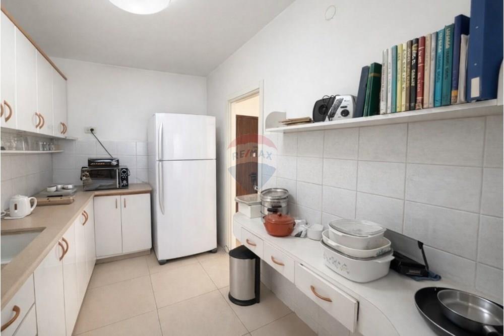 Apartment for Sale in Tel Aviv - Image 6
