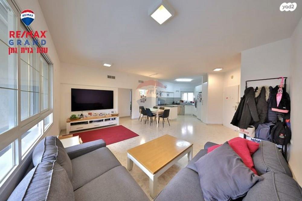 Apartment for Sale in Haifa - Image 2