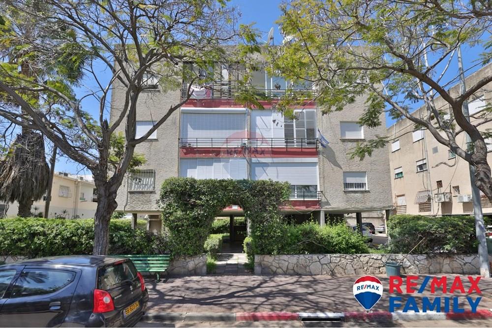 Apartment for Sale in קרית מוצקין - Image 3