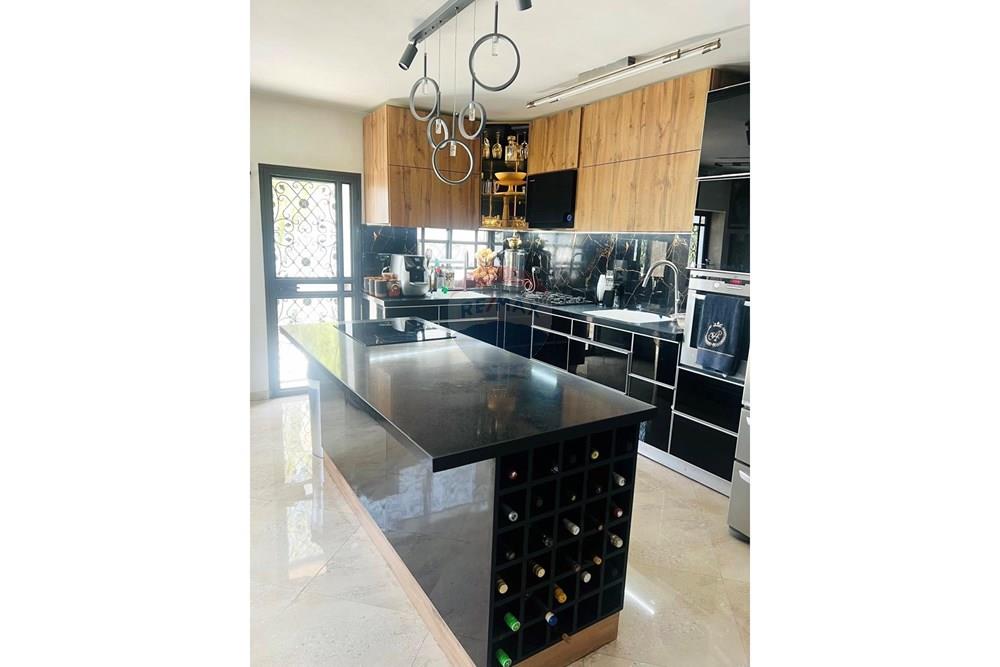 Apartment for Sale in Jerusalem - Image 1