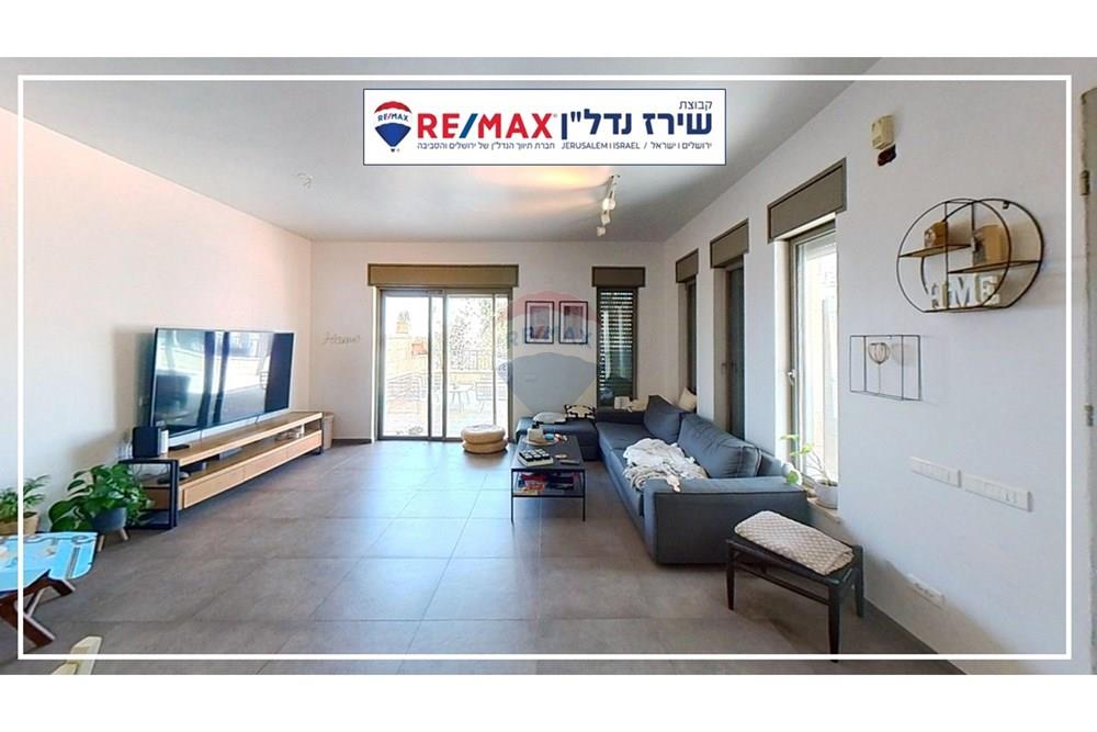 Apartment for Sale in הר אדר - Image 4