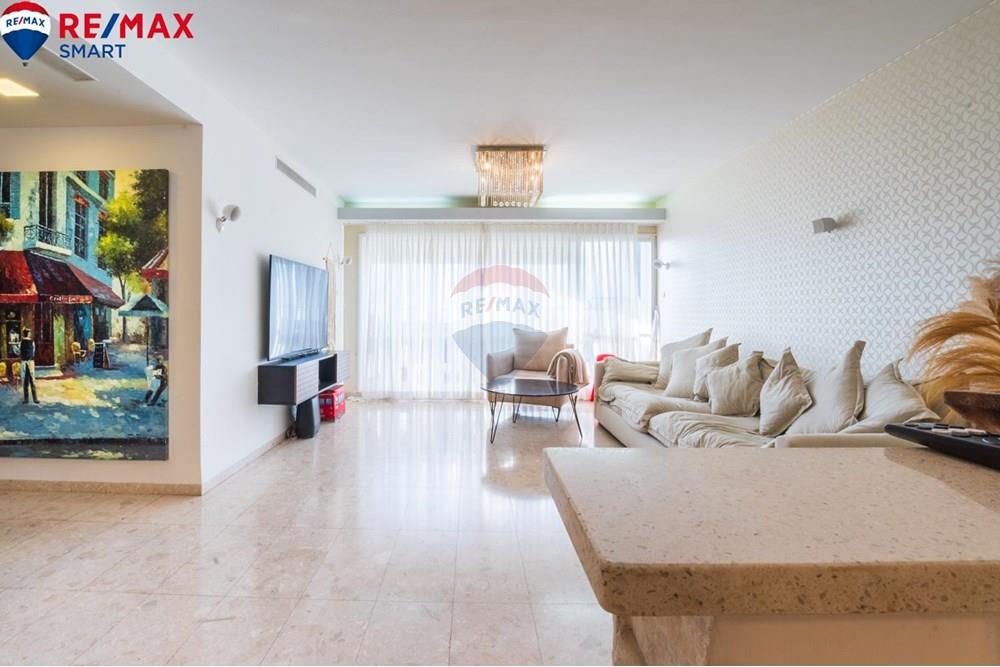 Apartment for Sale in קרית מוצקין - Image 3